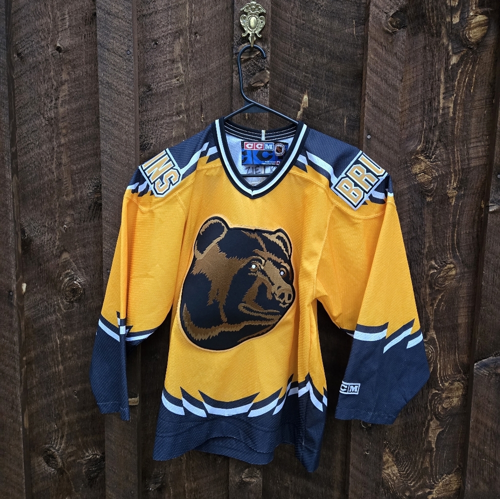 Vintage Pooh Bear Bruins Jersey